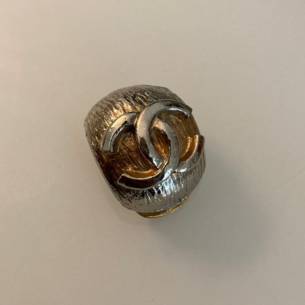 Chanel Single Earring Vintage Clip On - Picture 2 of 9